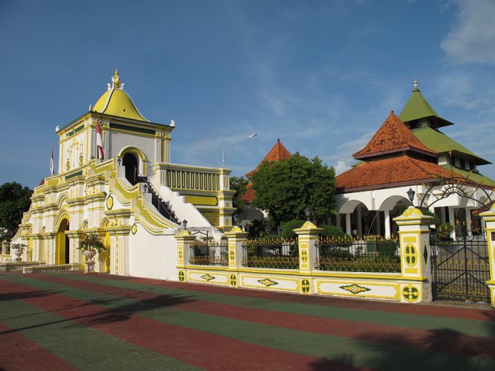Sumenep-Grand-Mosque-2015